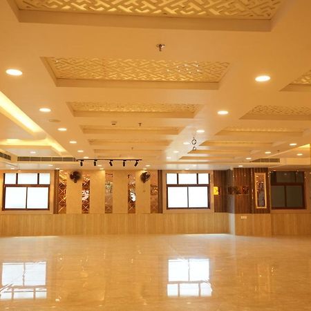 Hotel Golden Palace 러크나우 외부 사진