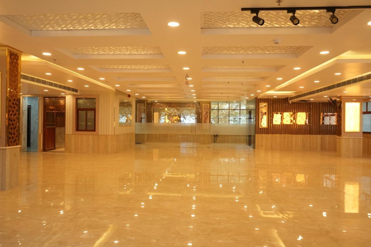 Hotel Golden Palace 러크나우 외부 사진