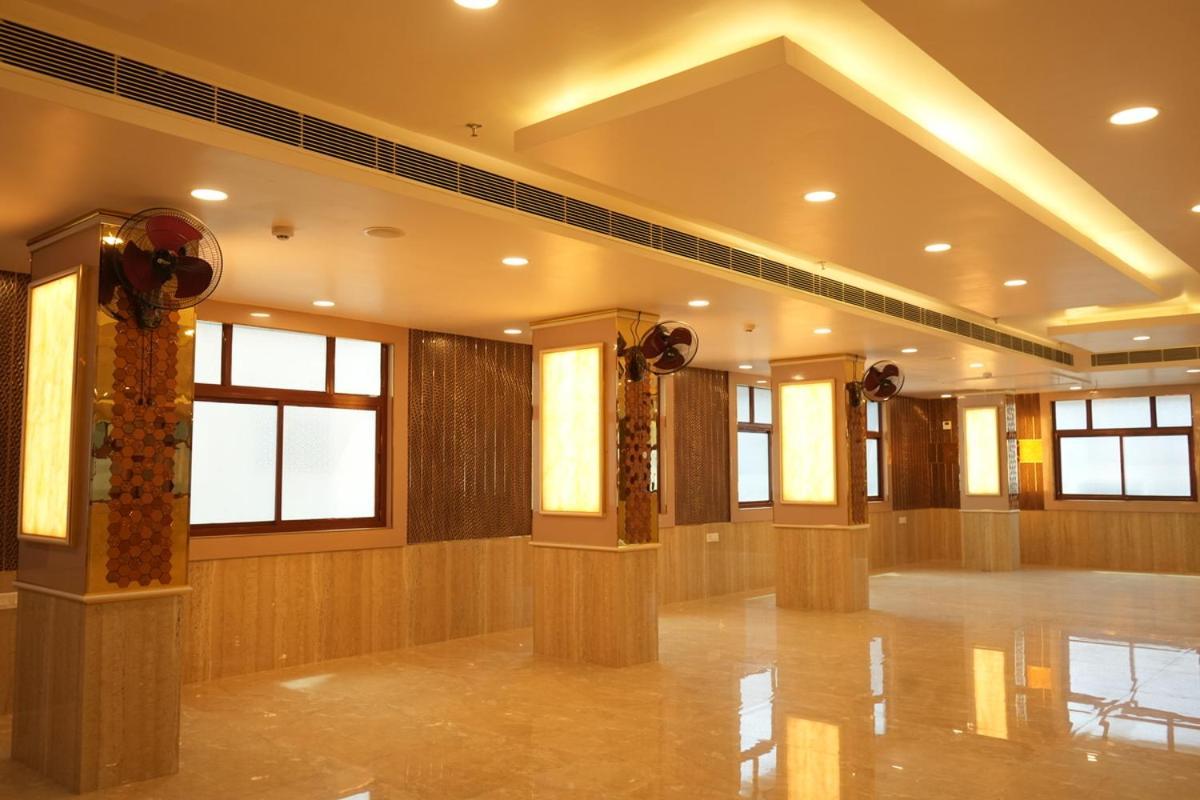 Hotel Golden Palace 러크나우 외부 사진