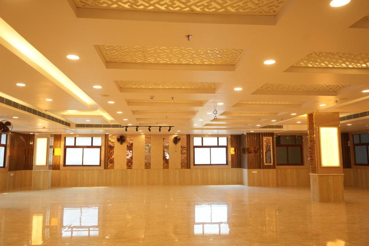 Hotel Golden Palace 러크나우 외부 사진